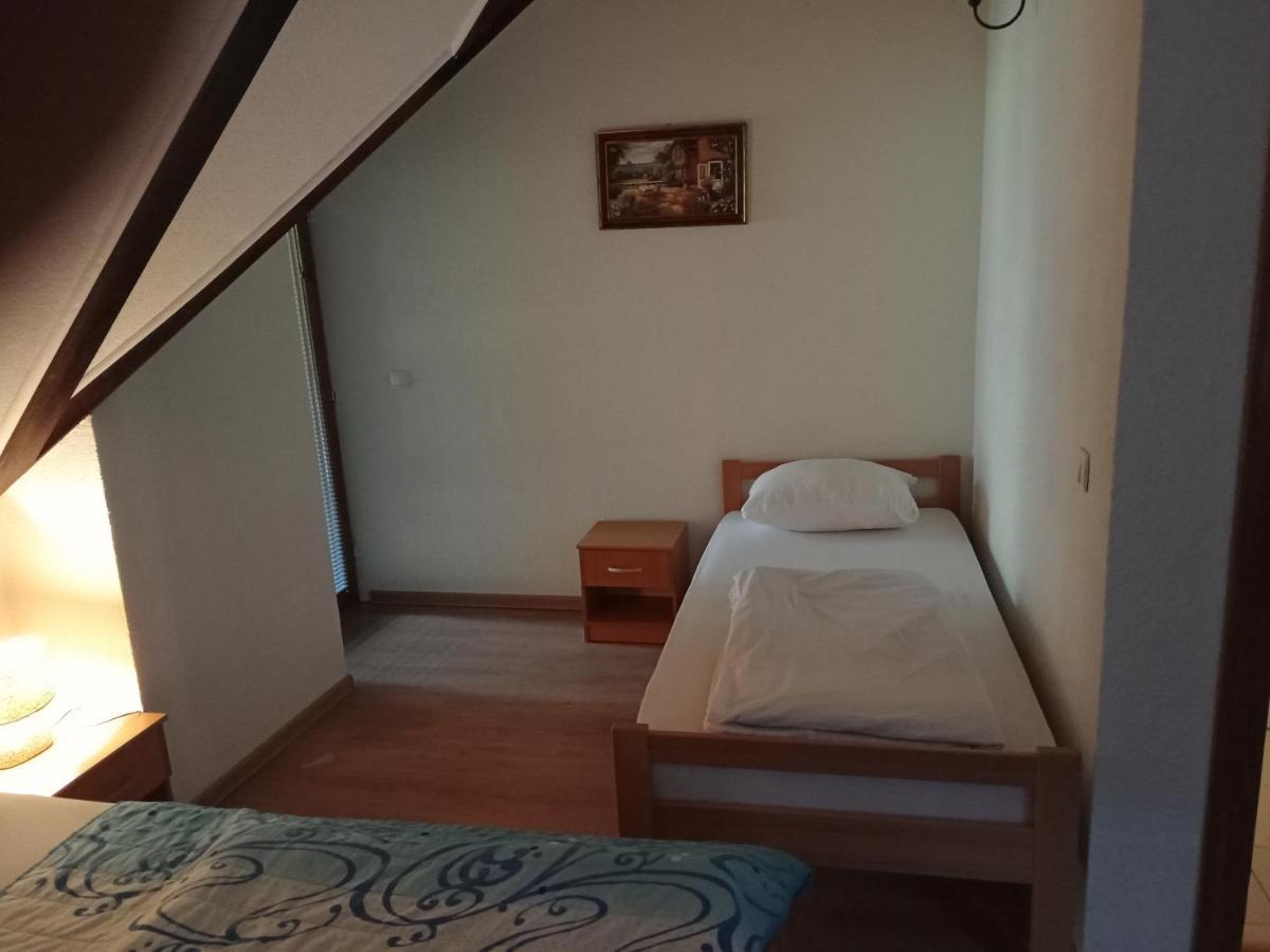 Prenociste/Restoran Lovac Otel Bihać Dış mekan fotoğraf