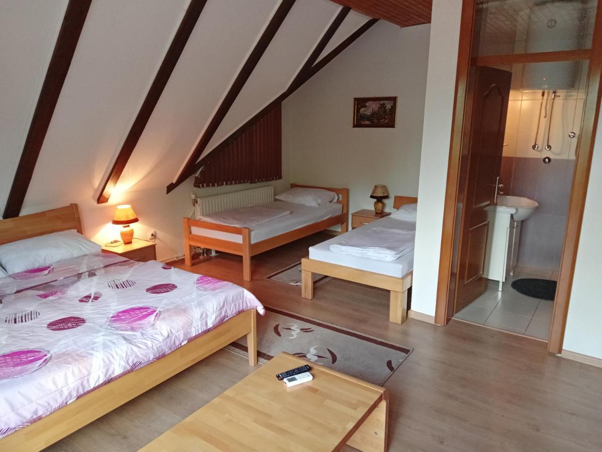 Prenociste/Restoran Lovac Otel Bihać Dış mekan fotoğraf